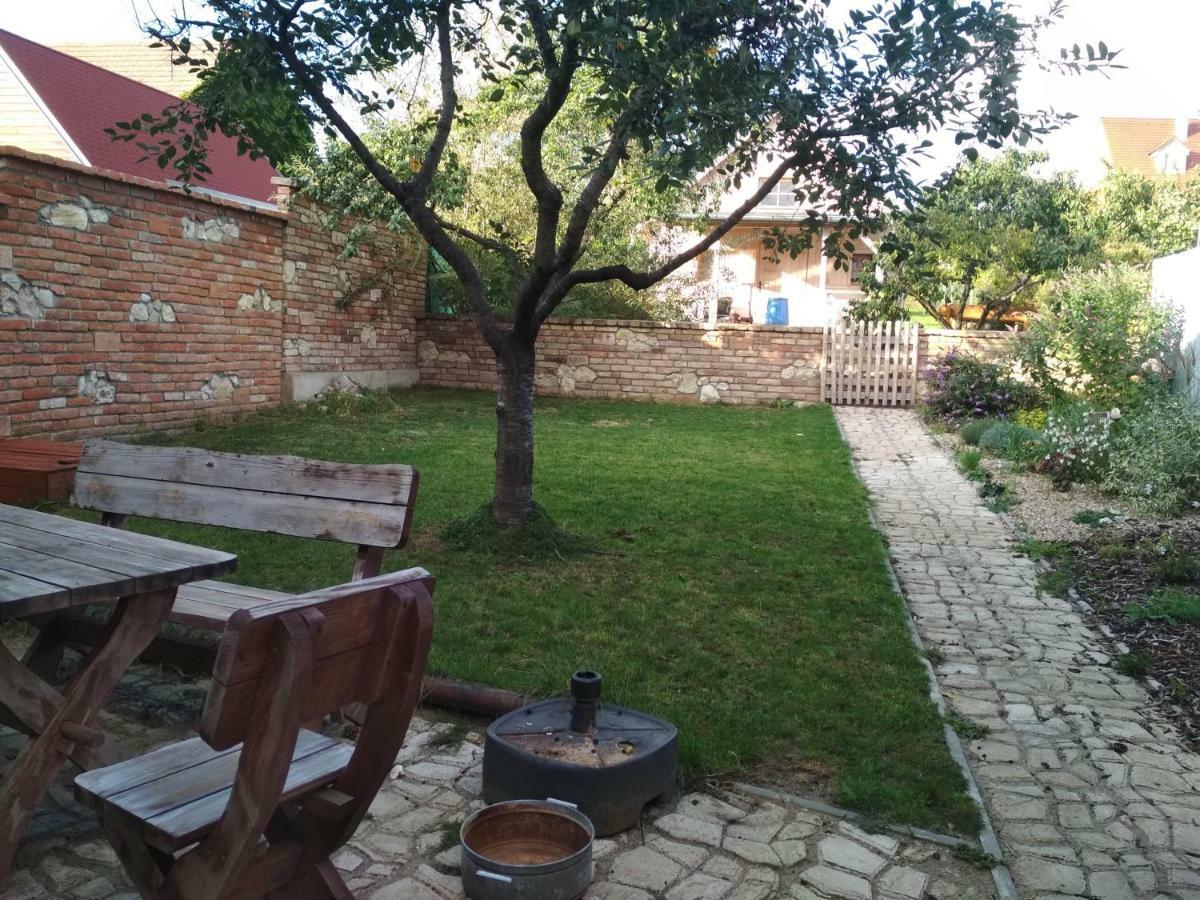 Ubytovaní U lomu Mikulov Exteriér fotografie